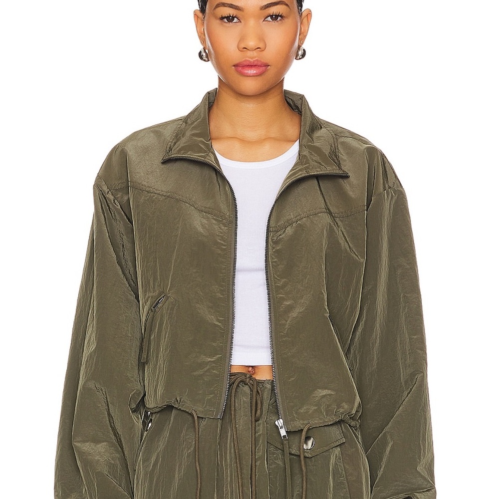 Military green cropped jacket